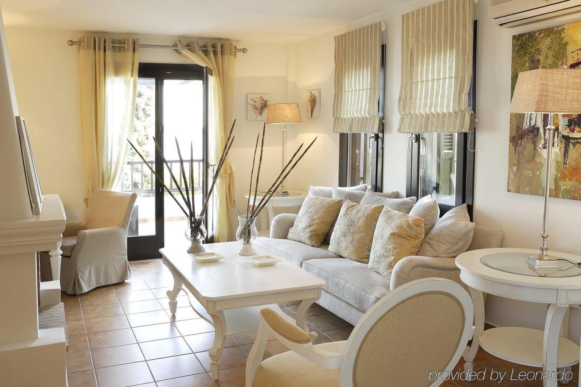 Aegean Suites, Santikos Collection (Adults Only) Megáli Ámosz Szoba fotó